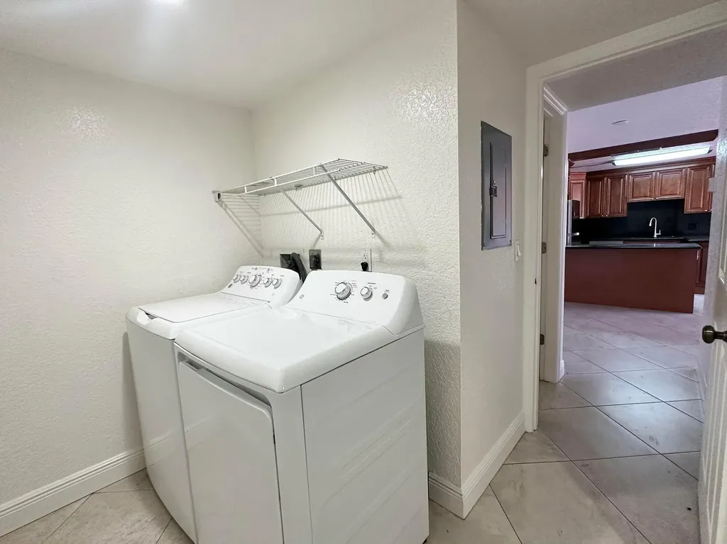 416 Arabian Road Palm Springs FL 33461