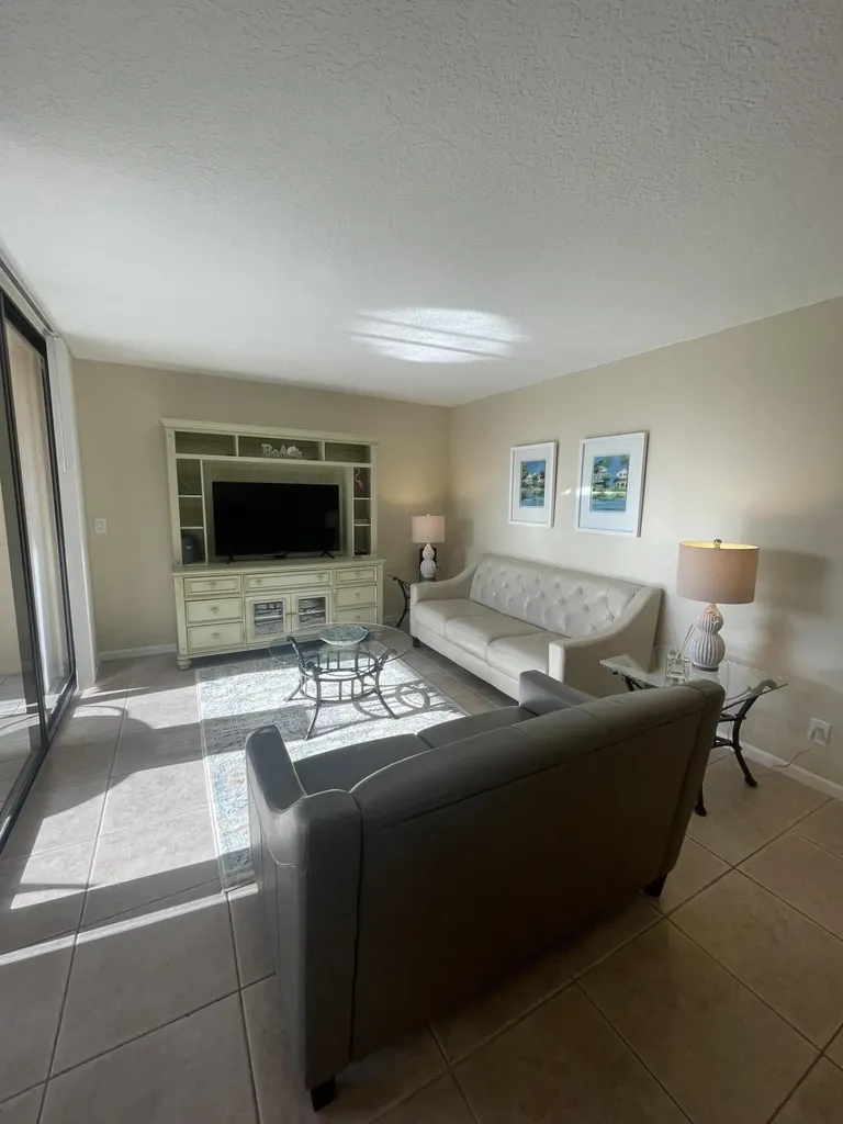 450 Egret Circle Delray Beach FL 33444