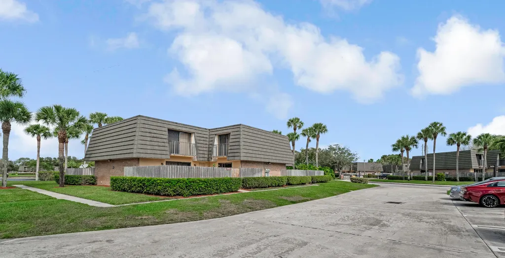 2439 24th Way West Palm Beach FL 33407