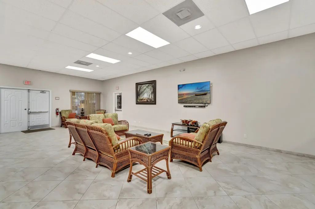 100 Paradise Harbour Boulevard North Palm Beach FL 33408