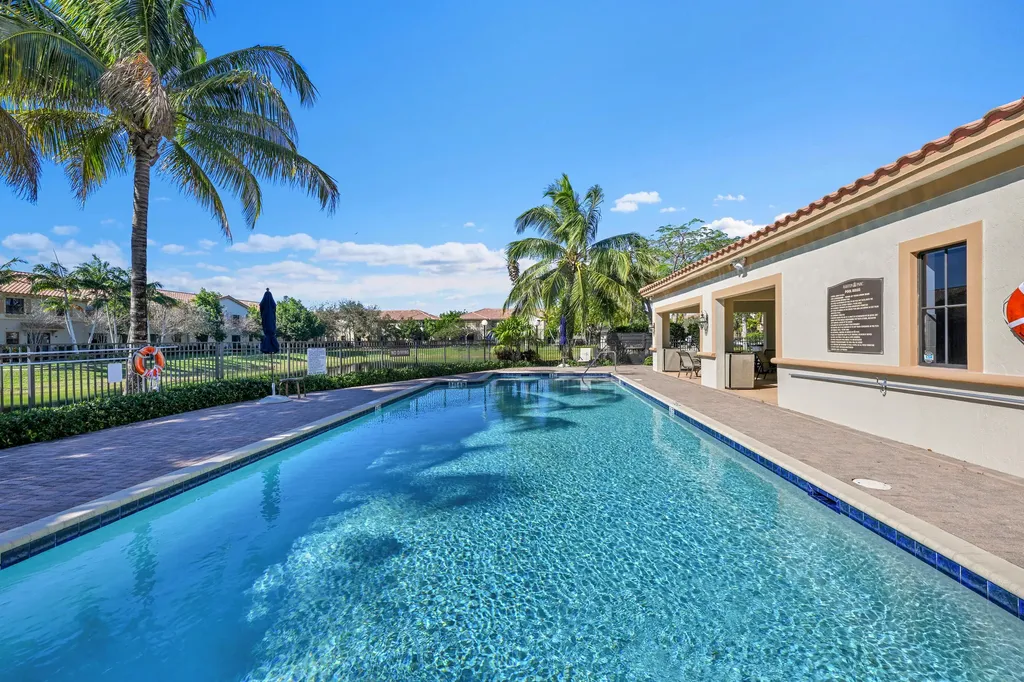 6977 Broadland Way Coconut Creek FL 33073