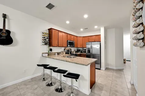 6977 Broadland Way Coconut Creek FL 33073
