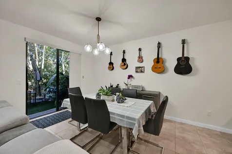 6977 Broadland Way Coconut Creek FL 33073
