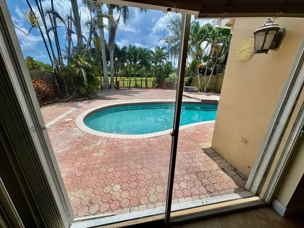4430 SW 82nd Way Davie FL 33328