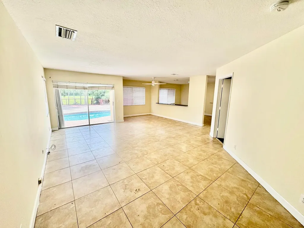 4430 SW 82nd Way Davie FL 33328