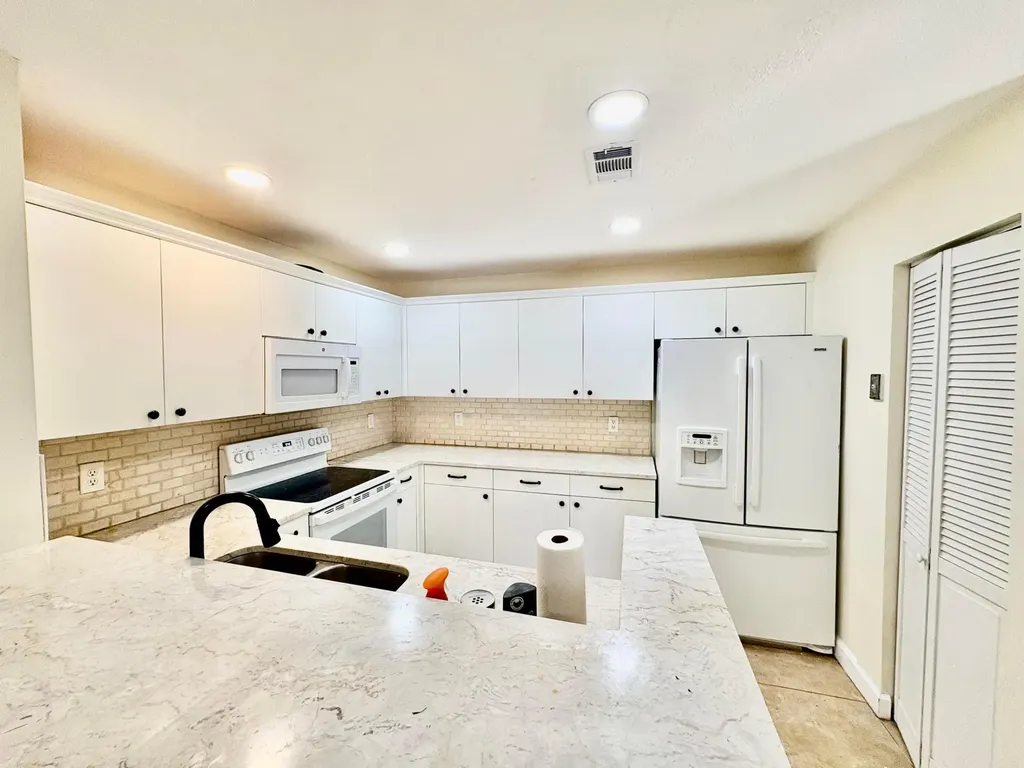 4430 SW 82nd Way Davie FL 33328
