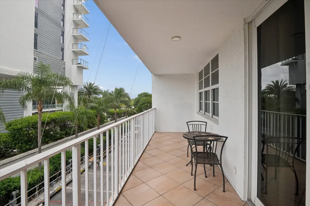 1170 N Federal Highway Fort Lauderdale FL 33304