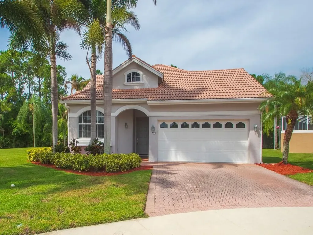 709 SW Andros Cove Port St Lucie FL 34986