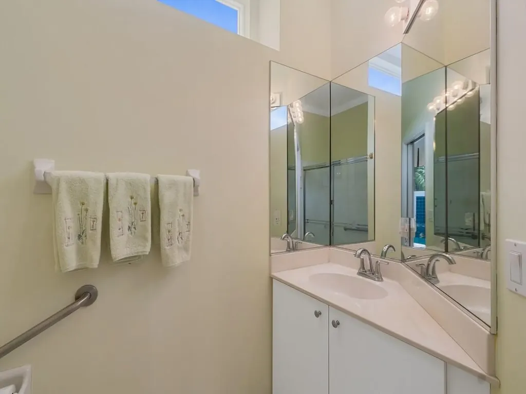 709 SW Andros Cove Port St Lucie FL 34986