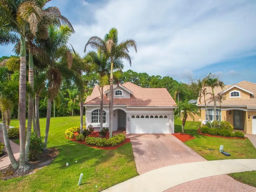 709 SW Andros Cove Port St Lucie FL 34986