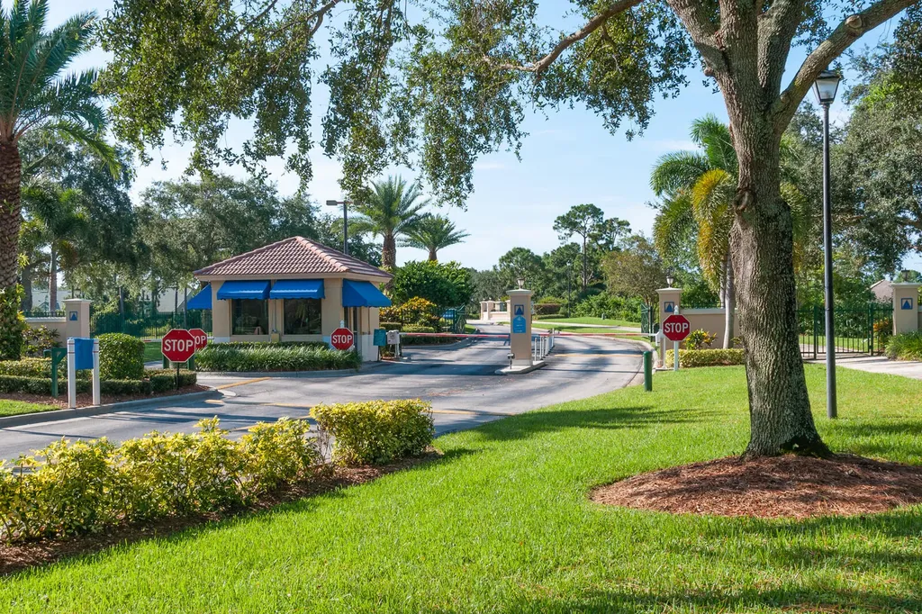709 SW Andros Cove Port St Lucie FL 34986