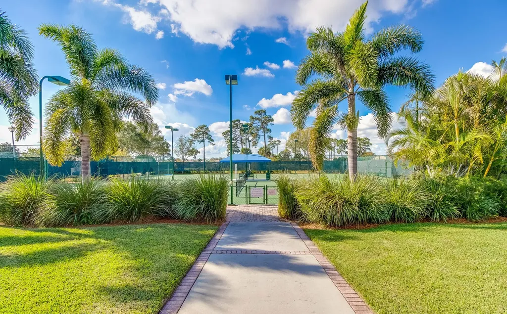709 SW Andros Cove Port St Lucie FL 34986