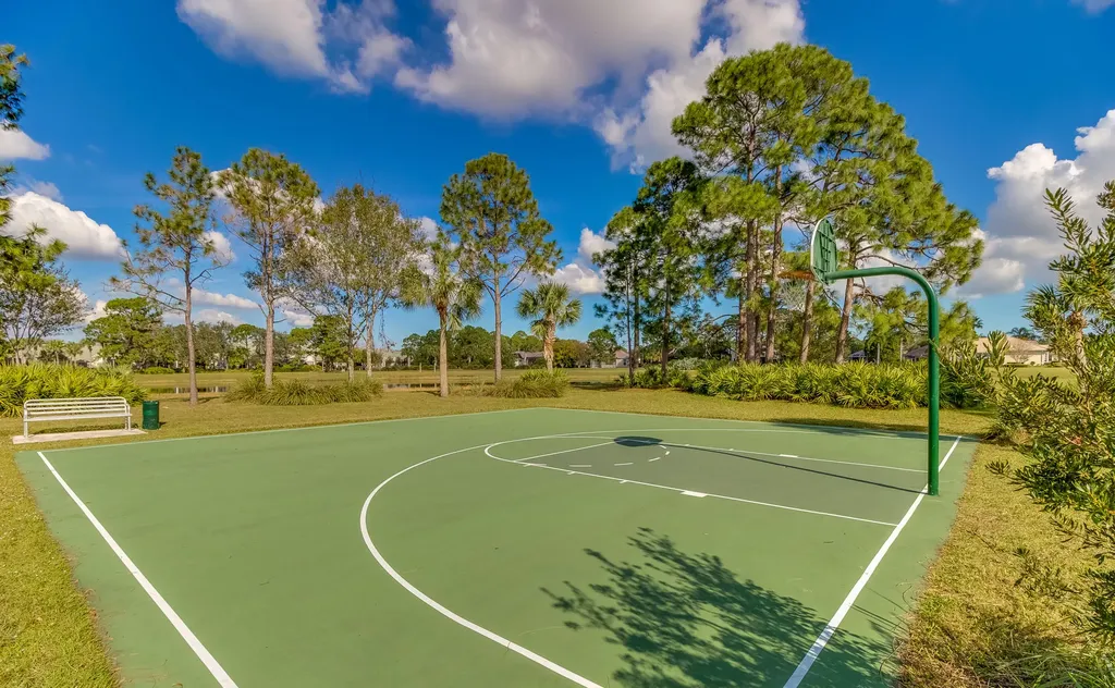 709 SW Andros Cove Port St Lucie FL 34986