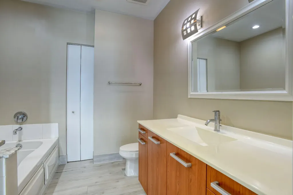 313 NE 2nd Street Fort Lauderdale FL 33301