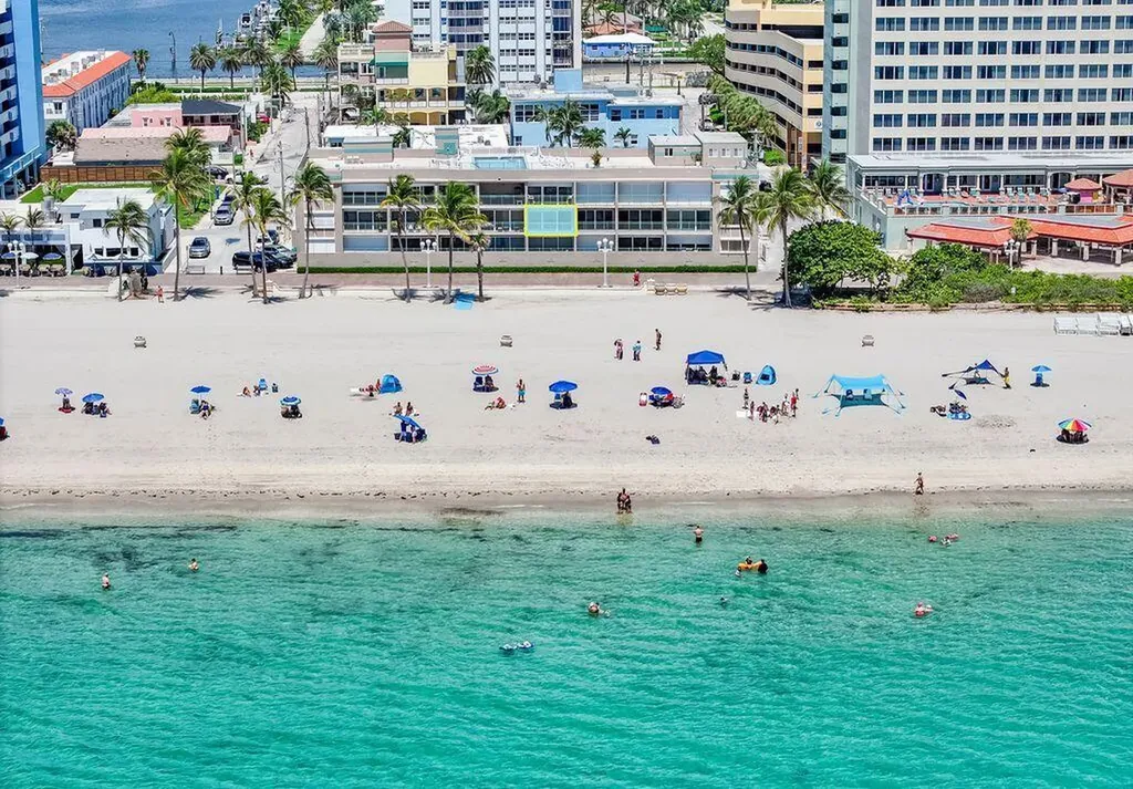 201 Van Buren Street Hollywood FL 33019