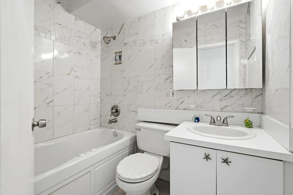 201 Van Buren Street Hollywood FL 33019