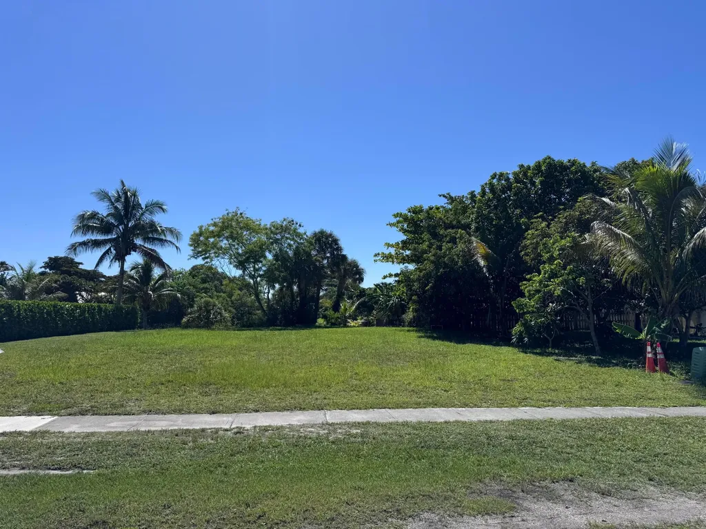 Xxx Starling Avenue Royal Palm Beach FL 33411