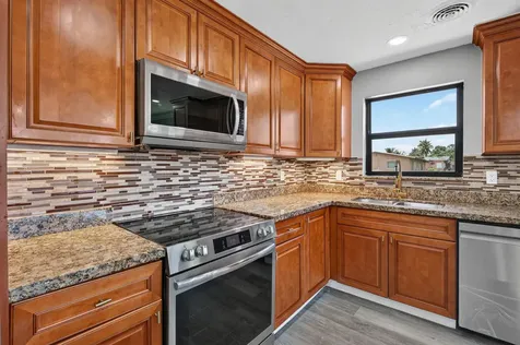 24 NW Avenue I Belle Glade FL 33430