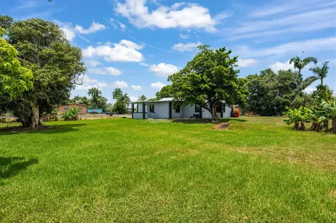 24 NW Avenue I Belle Glade FL 33430