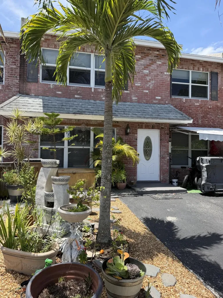 806 NW 41st Court Deerfield Beach FL 33064