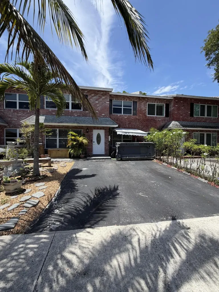 806 NW 41st Court Deerfield Beach FL 33064