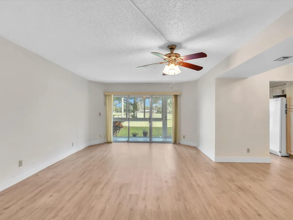 3959 Via Poinciana Lake Worth FL 33467