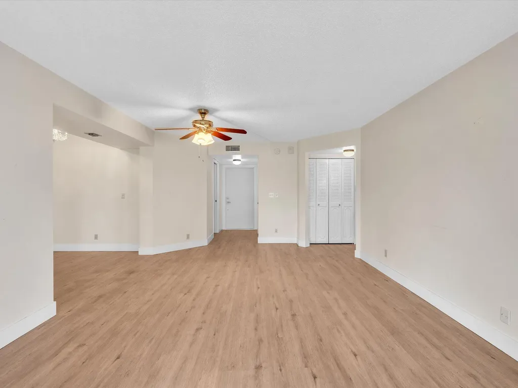 3959 Via Poinciana Lake Worth FL 33467
