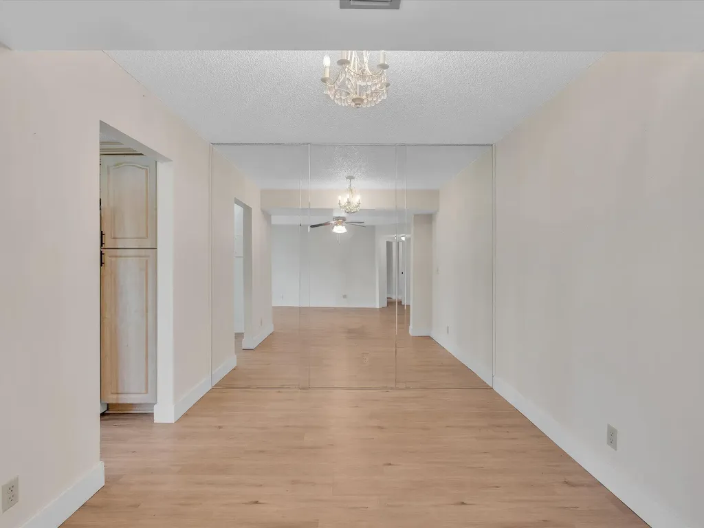 3959 Via Poinciana Lake Worth FL 33467