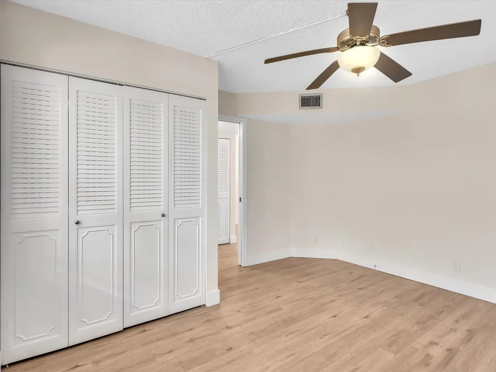 3959 Via Poinciana Lake Worth FL 33467