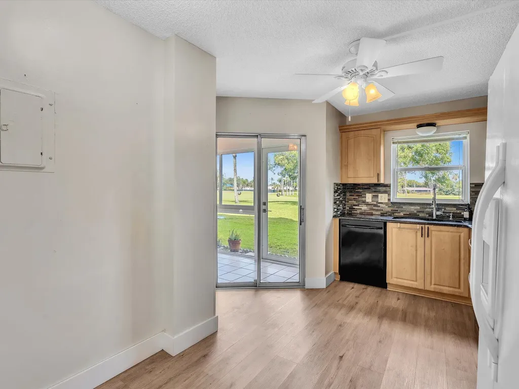 3959 Via Poinciana Lake Worth FL 33467