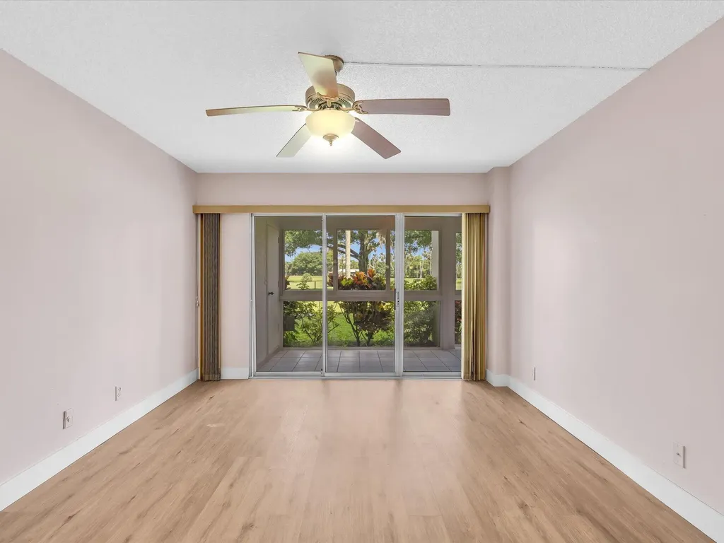 3959 Via Poinciana Lake Worth FL 33467