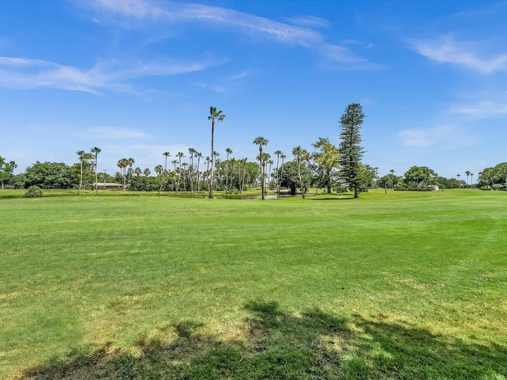 3959 Via Poinciana Lake Worth FL 33467