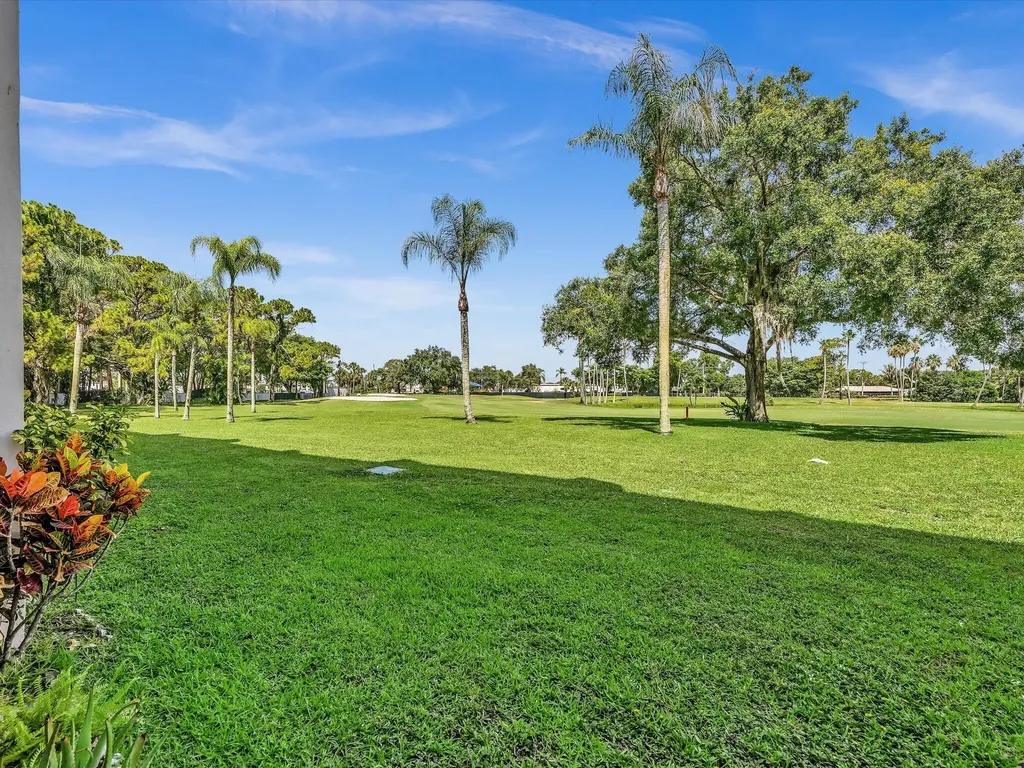 3959 Via Poinciana Lake Worth FL 33467