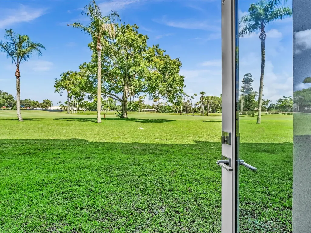 3959 Via Poinciana Lake Worth FL 33467