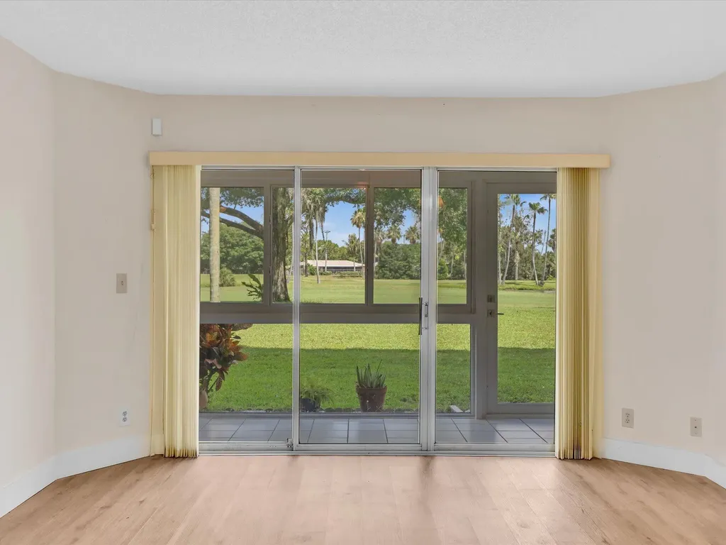 3959 Via Poinciana Lake Worth FL 33467