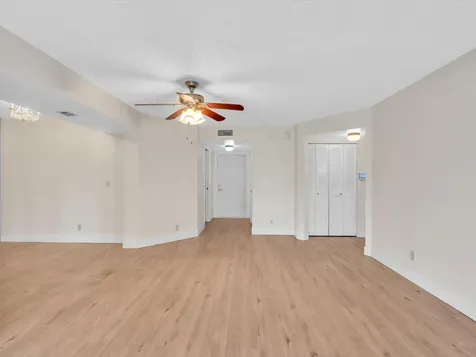 3959 Via Poinciana Lake Worth FL 33467