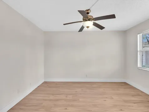 3959 Via Poinciana Lake Worth FL 33467