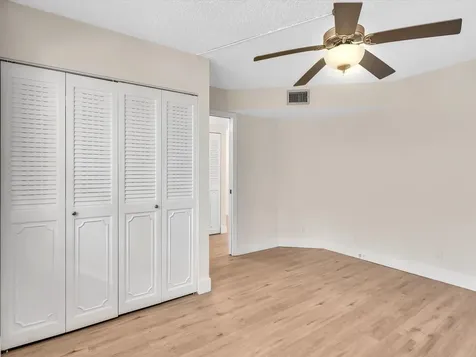 3959 Via Poinciana Lake Worth FL 33467