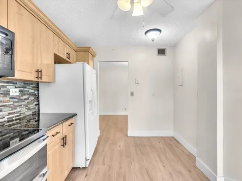 3959 Via Poinciana Lake Worth FL 33467