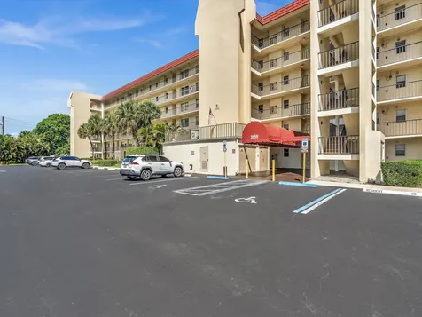 3959 Via Poinciana Lake Worth FL 33467
