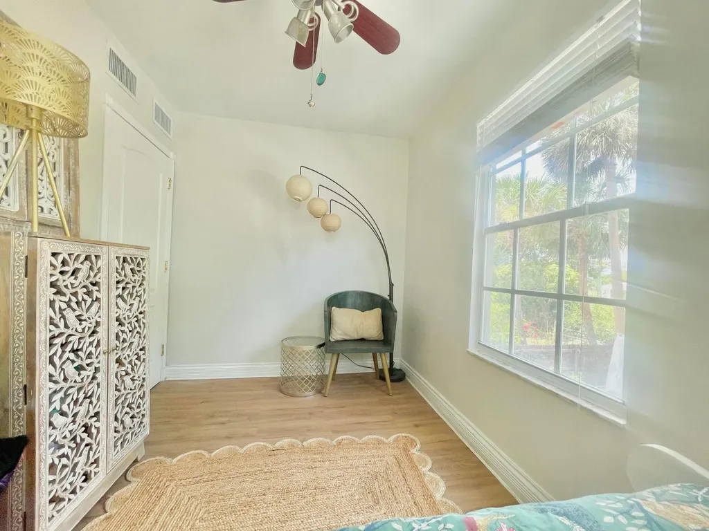 953 39th Court West Palm Beach FL 33407