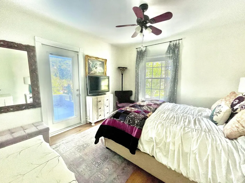 953 39th Court West Palm Beach FL 33407