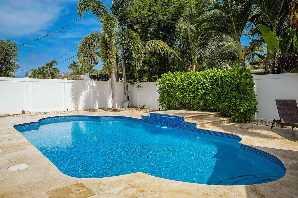 2620 NE 53rd Street Lighthouse Point FL 33064