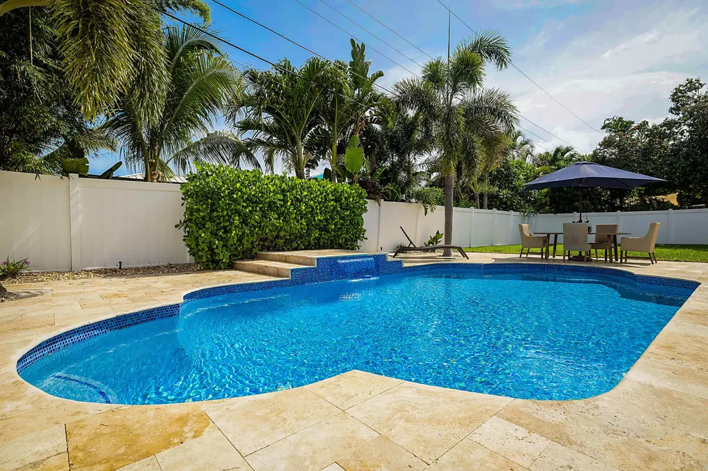 2620 NE 53rd Street Lighthouse Point FL 33064