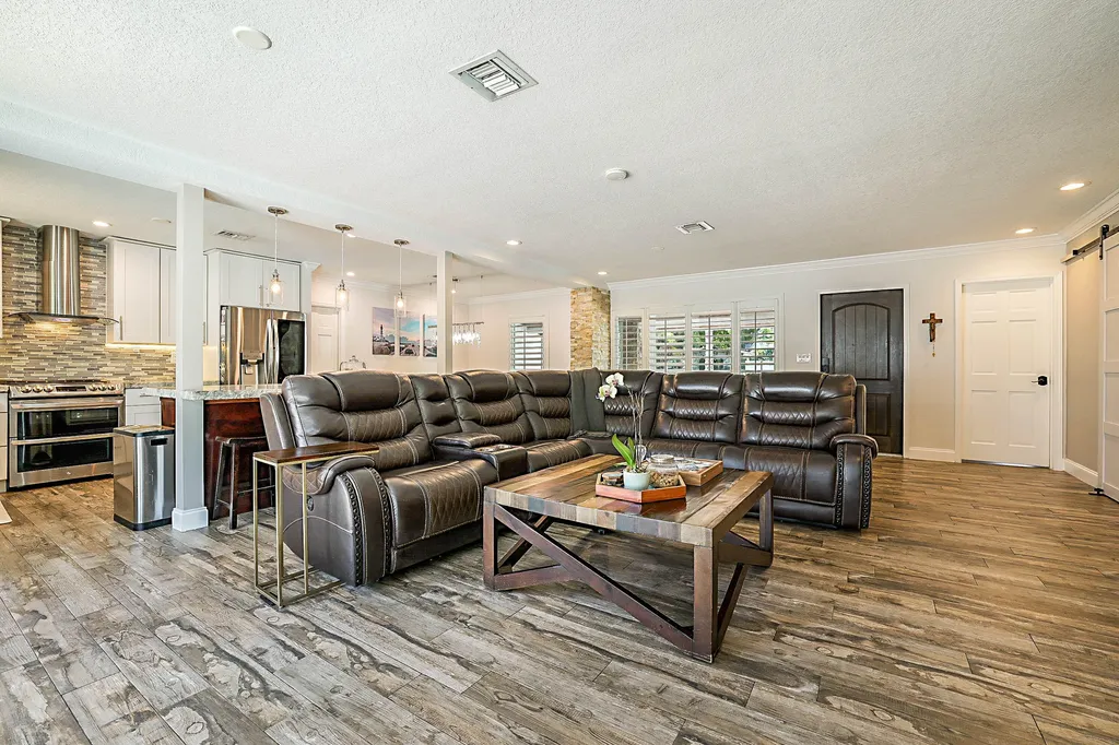 2620 NE 53rd Street Lighthouse Point FL 33064