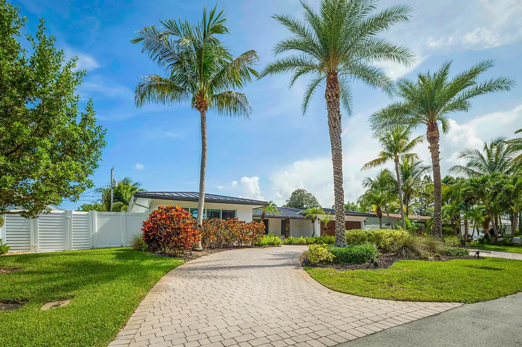 2620 NE 53rd Street Lighthouse Point FL 33064