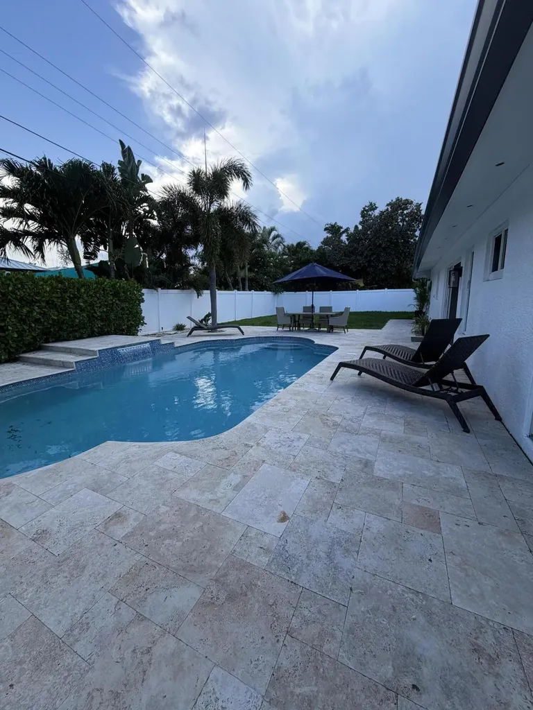 2620 NE 53rd Street NE Lighthouse Point FL 33064