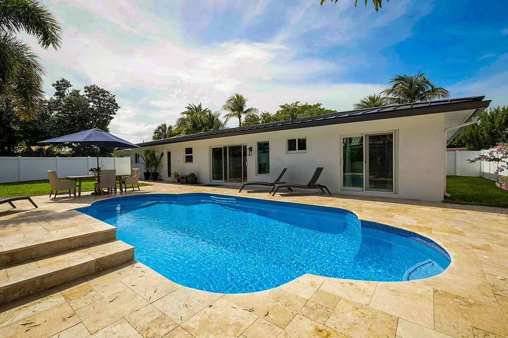 2620 NE 53rd Street Lighthouse Point FL 33064