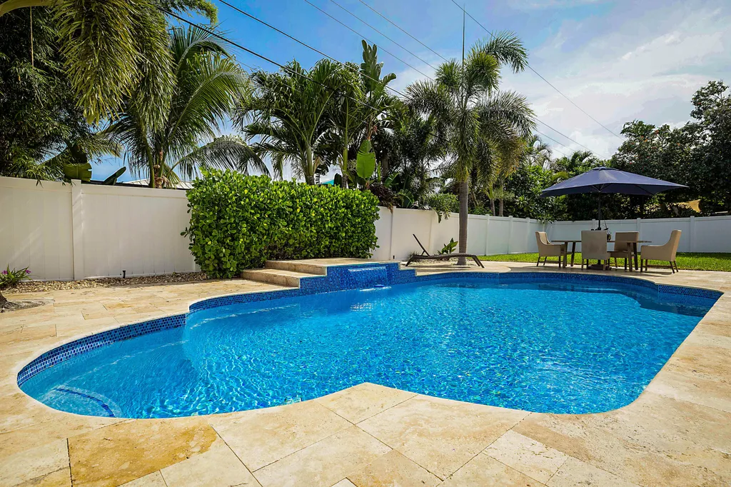 2620 NE 53rd Street Lighthouse Point FL 33064