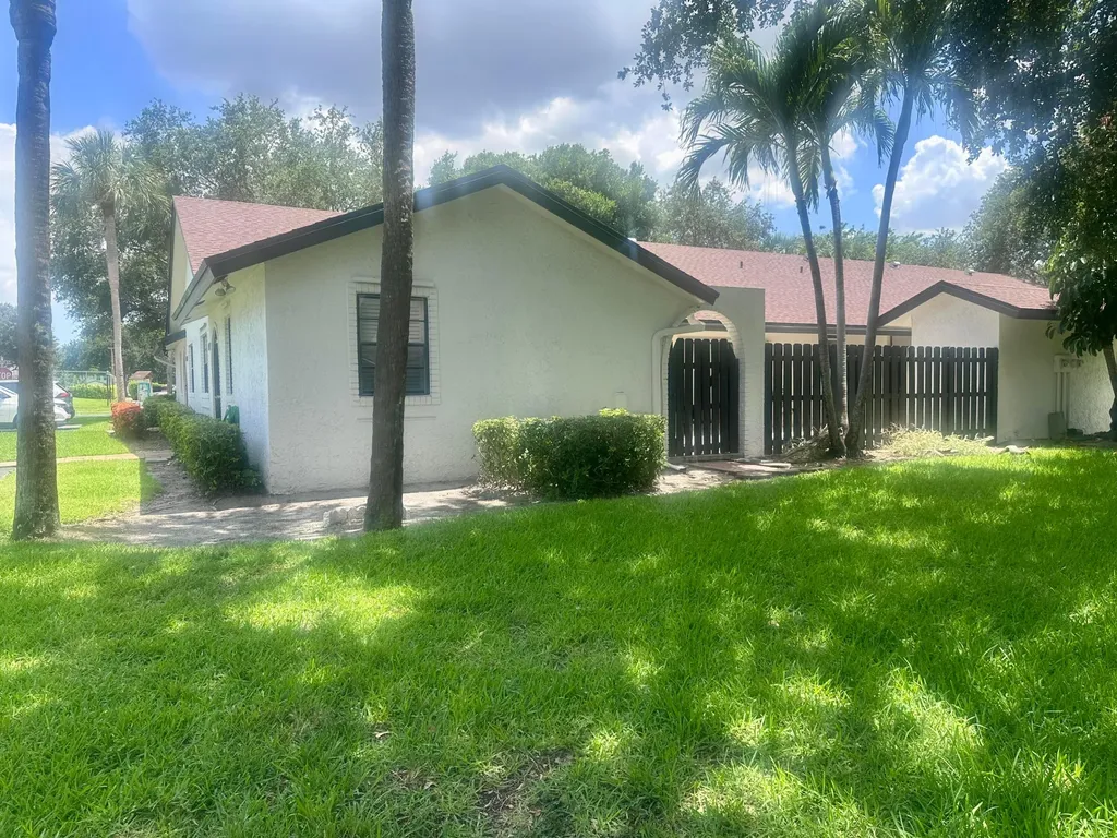 23343 SW 54th Way Boca Raton FL 33433